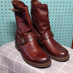 Frye Veronica Short Boots. Size 6.5. Worn once.